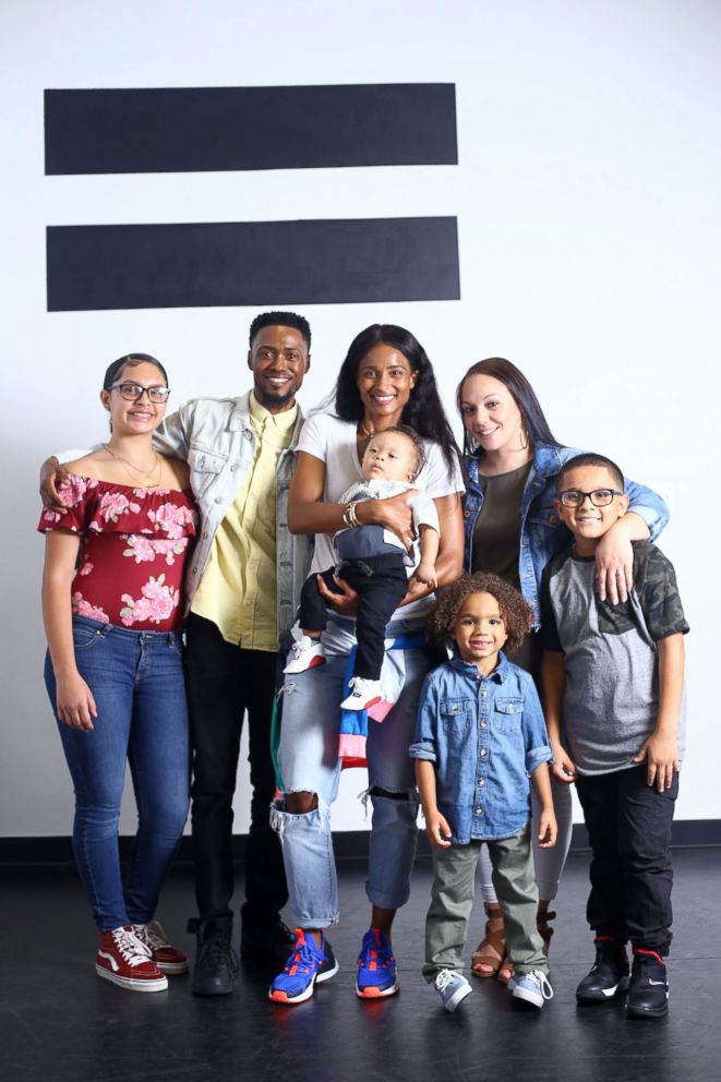 PHOTO: Kenny Thomas, 34, and his wife, Josilyne seen with Ciara and their children, Aliyana, 14, Kaleb, 9, Javion, 4, and Kristian, 1 ear, on Aug. 2.