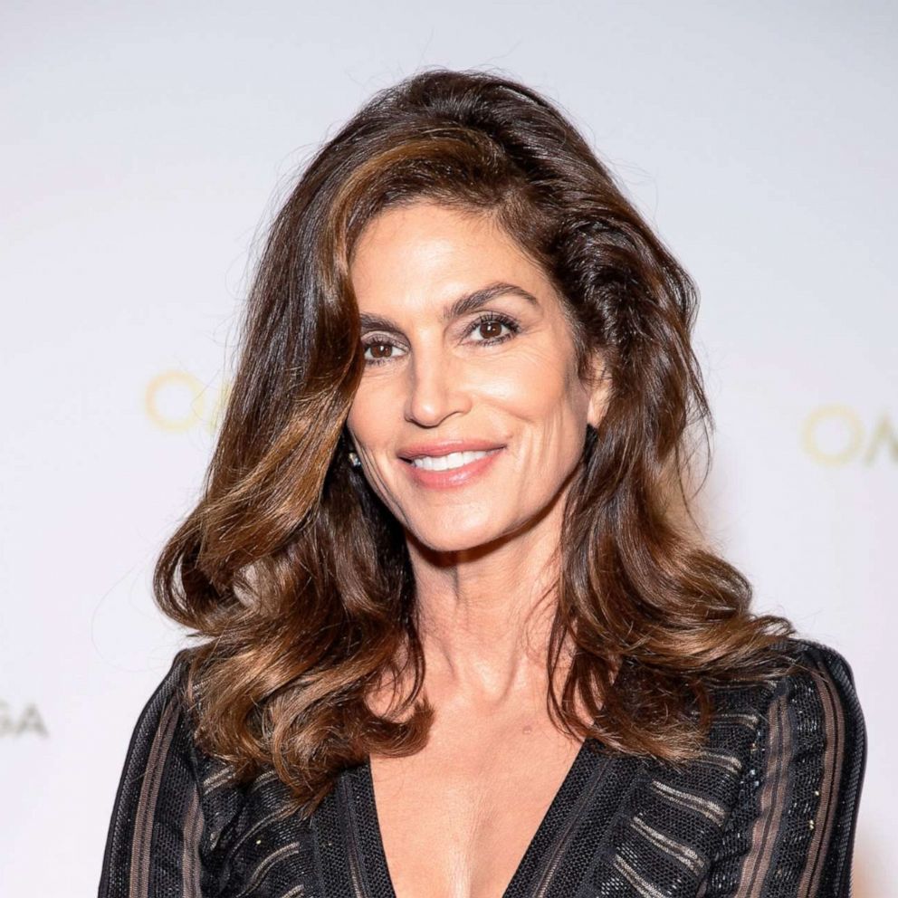 Cindy Crawford shows off toned legs on Vogue cover ABC News