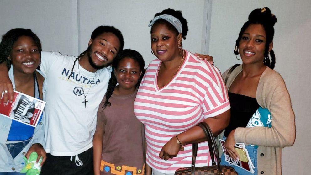 PHOTO: Cindy Dawkins of Boynton Beach, Fla., poses with her four children in an undated family photo.