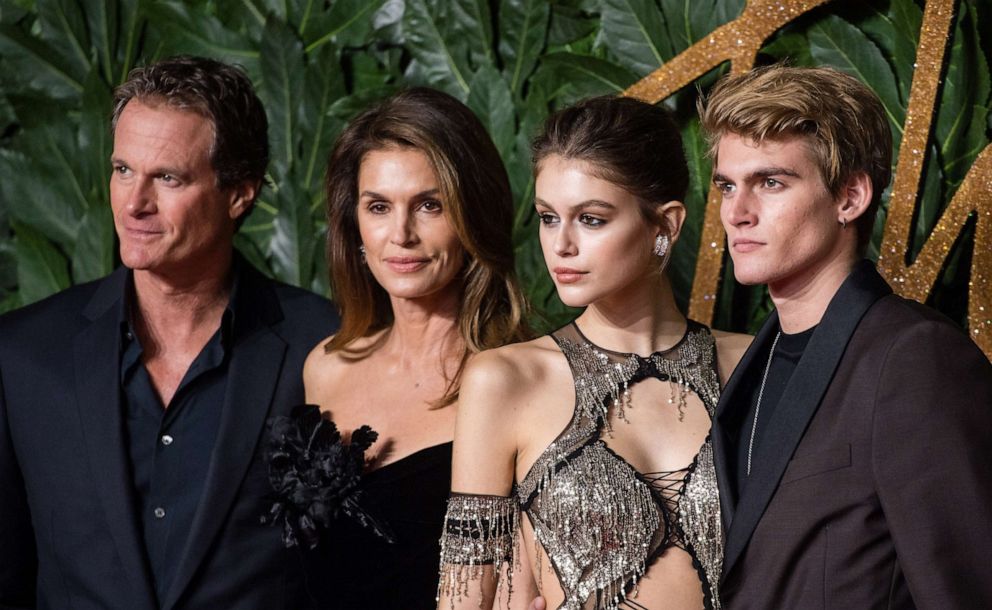 PHOTO: Rande Gerber, Cindy Crawford, Kaia Gerber and Presley Gerber arrive at The Fashion Awards 2018 In Partnership With Swarovski at Royal Albert Hall on Dec. 10, 2018 in London.