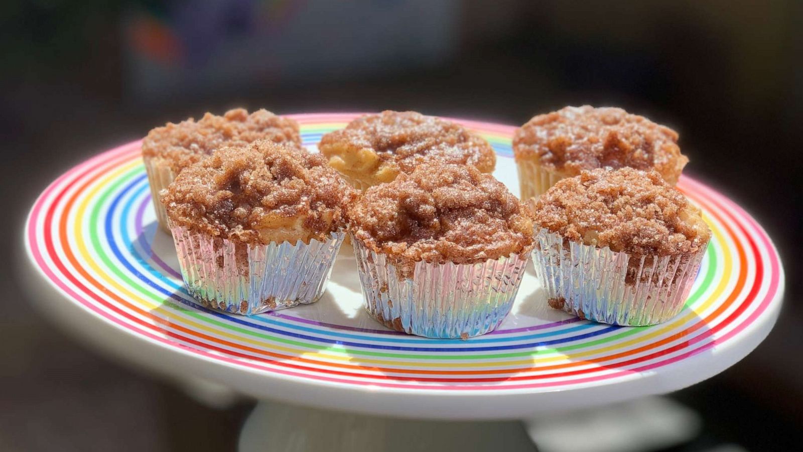 PHOTO: Rosanna Pansino's cinnamon apple crisp muffins