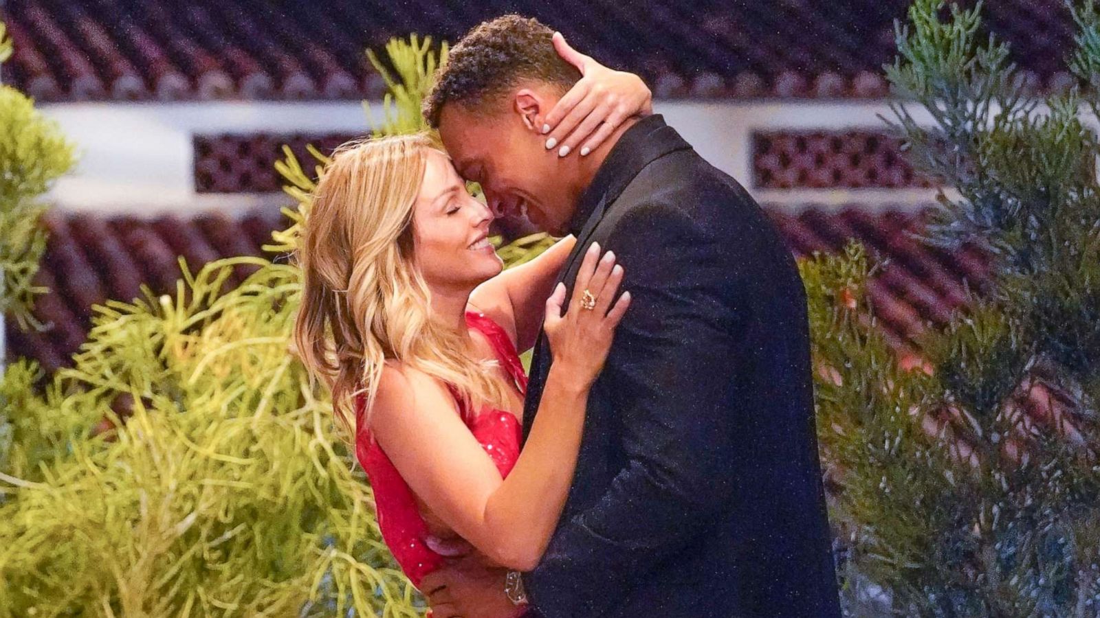 PHOTO: Clare's romantic situation is close to the tipping point as 16 of her remaining men are hopelessly confused about where they stand with her on ABC's "The Bachelorette."