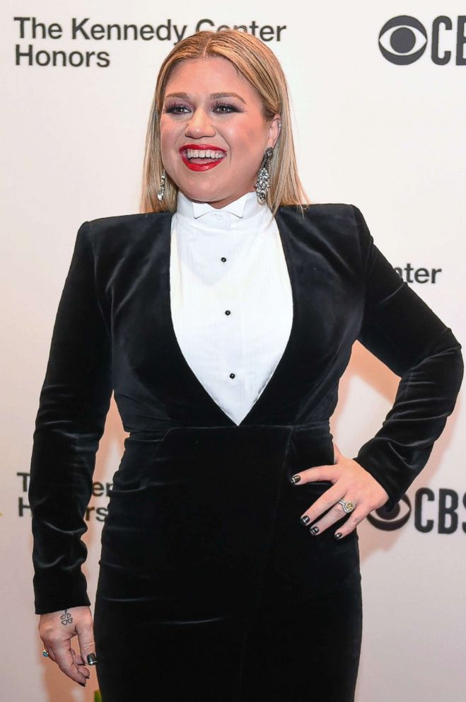 PHOTO: Singer Kelly Clarkson arrives at the 41st Annual Kennedy Center Honors in Washington, D.C.,  Dec. 2, 2018.
