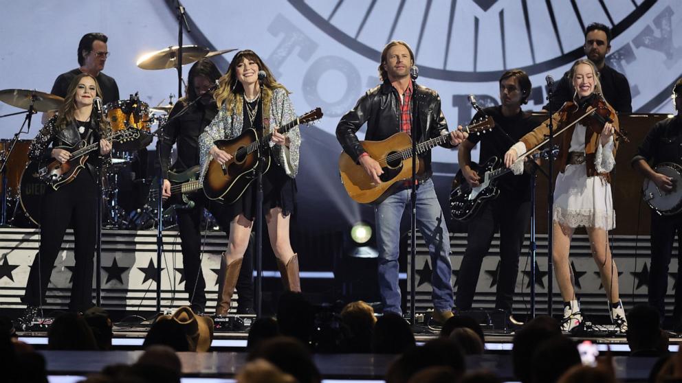 PHOTO: Molly Tuttle, Dierks Bentley and Bronwyn Keith-Hynes perform at the 58th Annual CMA Awards, in Nashville, Nov. 20, 2024.