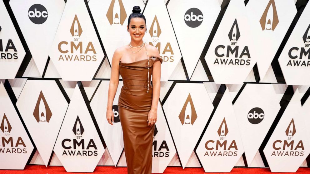 2021 CMA Awards Stars hit the red carpet for country music's biggest