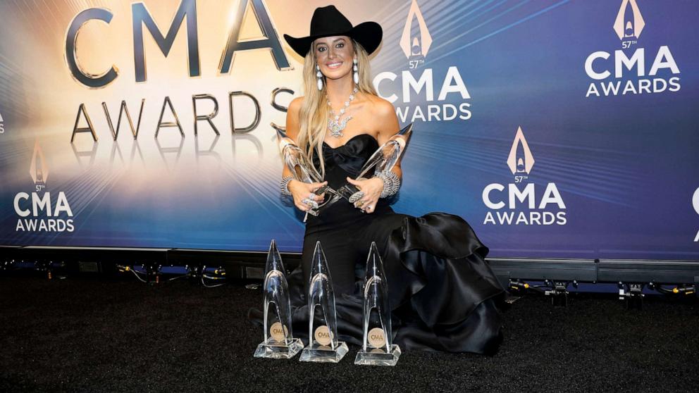 PHOTO: Lainey Wilson poses in the press room during the 57th Annual CMA Awards at Bridgestone Arena on Nov. 8, 2023 in Nashville, Tenn.