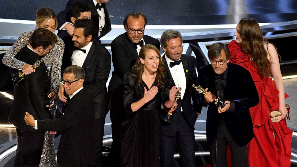 Lord of the Rings' rules Oscars, News