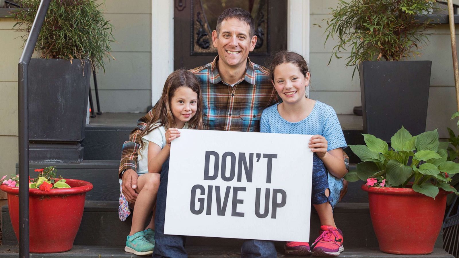 PHOTO: Colby Wallace poses with his two daughters, Caelyn and Chloey in an undated photo.