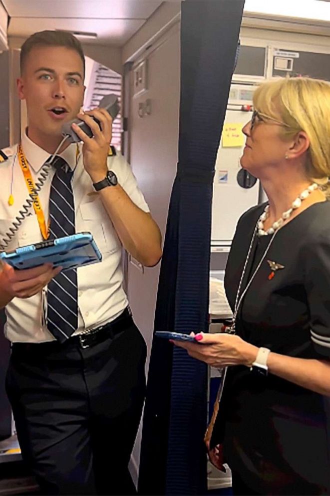 Pilot thanks flight attendant mom in surprise speech on their 1st ...