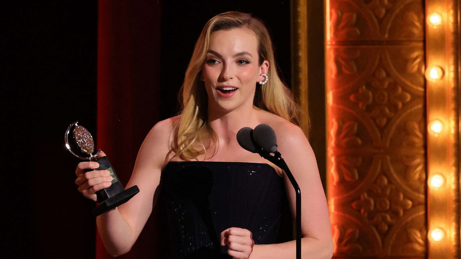 PHOTO: Jodie Comer accepts the award for Best Leading Actress in a Play for "Prima Facie" onstage during The 76th Annual Tony Awards at United Palace Theater on June 11, 2023 in New York City.