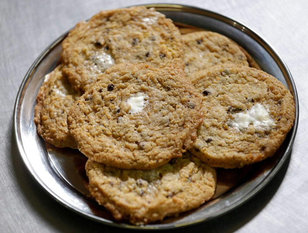 PHOTO: In this Feb. 21, 2013 file photo, cornflake marshmallow cookies are displayed at Milk Bar in New York.