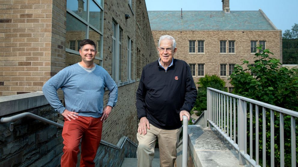 Professor spends 2 years secretly improving his health to donate kidney ...