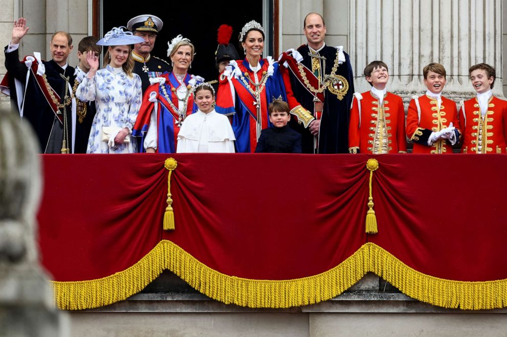 PHOTO: Prince Edward, Sophie, Duchess of Edinburgh, Anne, Princess Royal, Vice Admiral Sir Tim Laurence, Prince William, Catherine, Princess of Wales, stand on the Buckingham Palace balcony following King Charles' coronation in London, May 6, 2023.