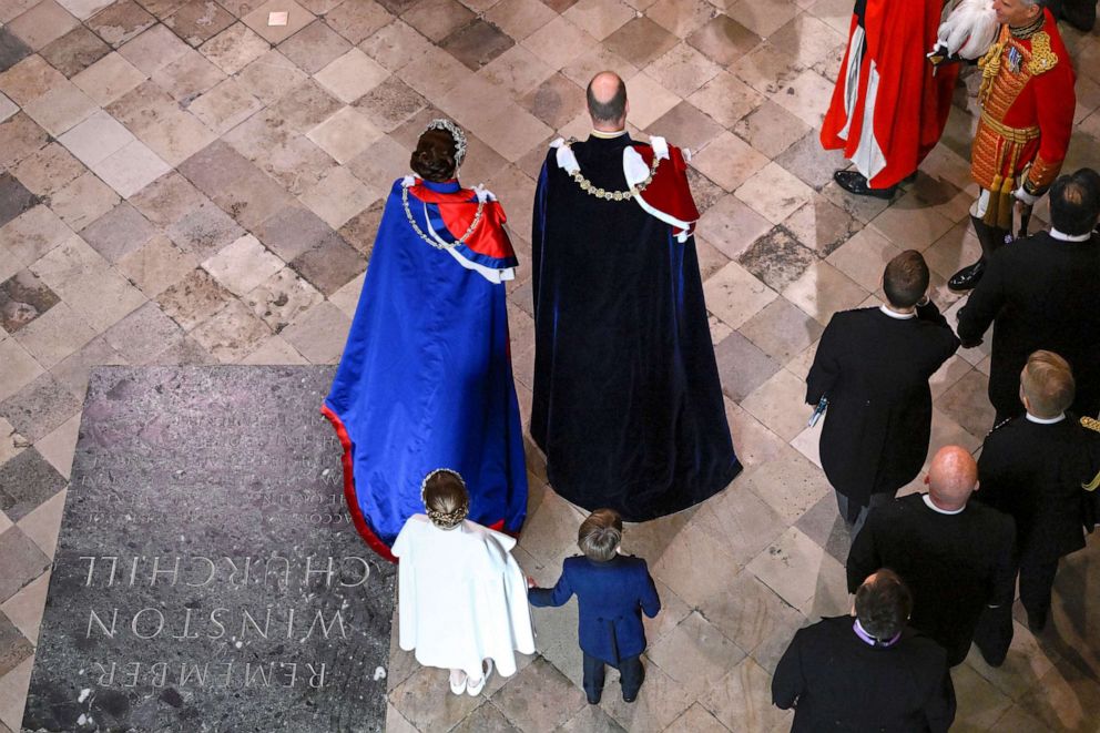 PHOTO: Catherine, Princess of Wales, Prince William, Prince of Wales, Princess Charlotte of Wales and Prince Louis of Wales during the Coronation of King Charles III and Queen Camilla on May 6, 2023 in London.