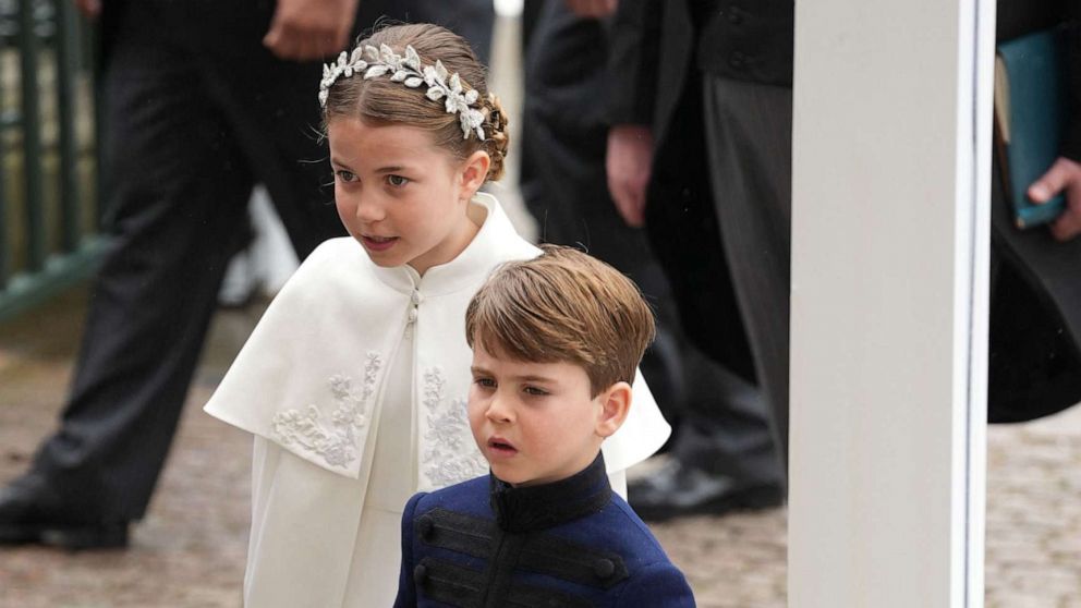 Princesses Kate, Charlotte twin in silver floral headpieces at ...