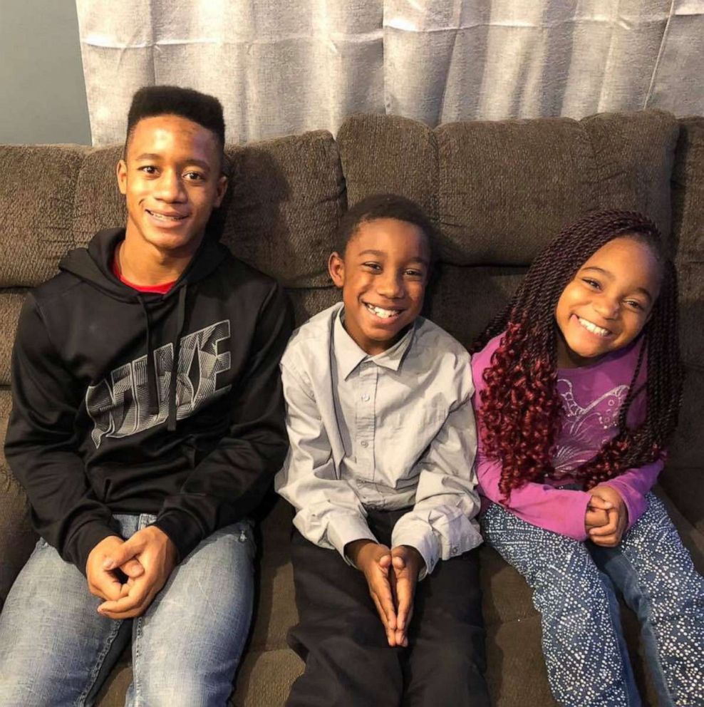 PHOTO: Siblings Jordan, 15, Jay, 10 and Myah Fessenden, 9, sit together in a photo taken November 2018. 