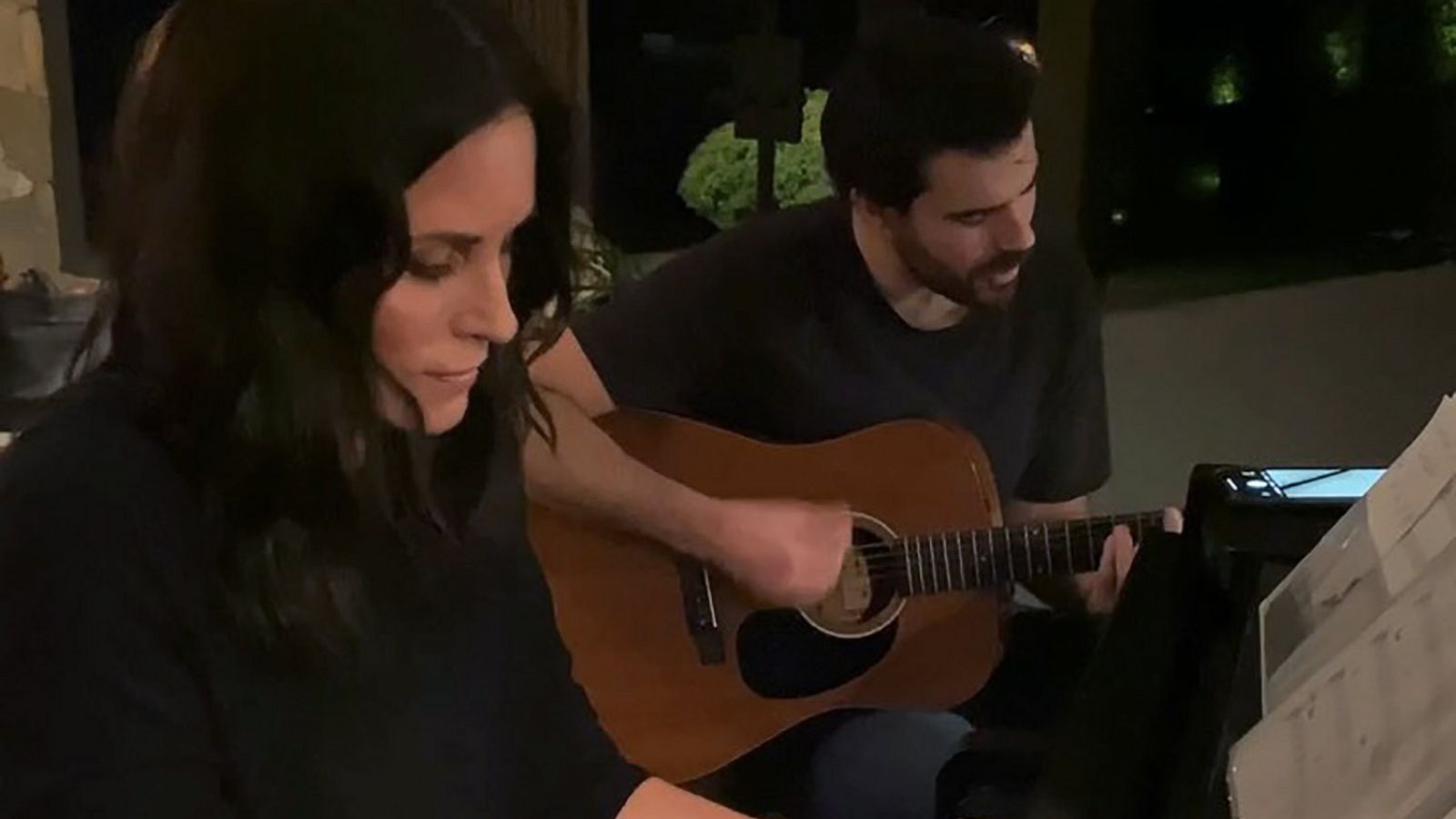 PHOTO: Courteney Cox posted a video of her playing a song by Alicia Keys with Joel Taylor to Instagram, Feb. 4, 2020.