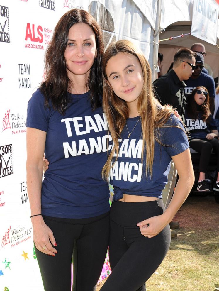 PHOTO:Courteney Cox and daughter Coco Arquette attend Nanci Ryder's "Team Nanci" 15th Annual LA County Walk To Defeat ALS at Exposition Park on Oct. 15, 2017 in Los Angeles.