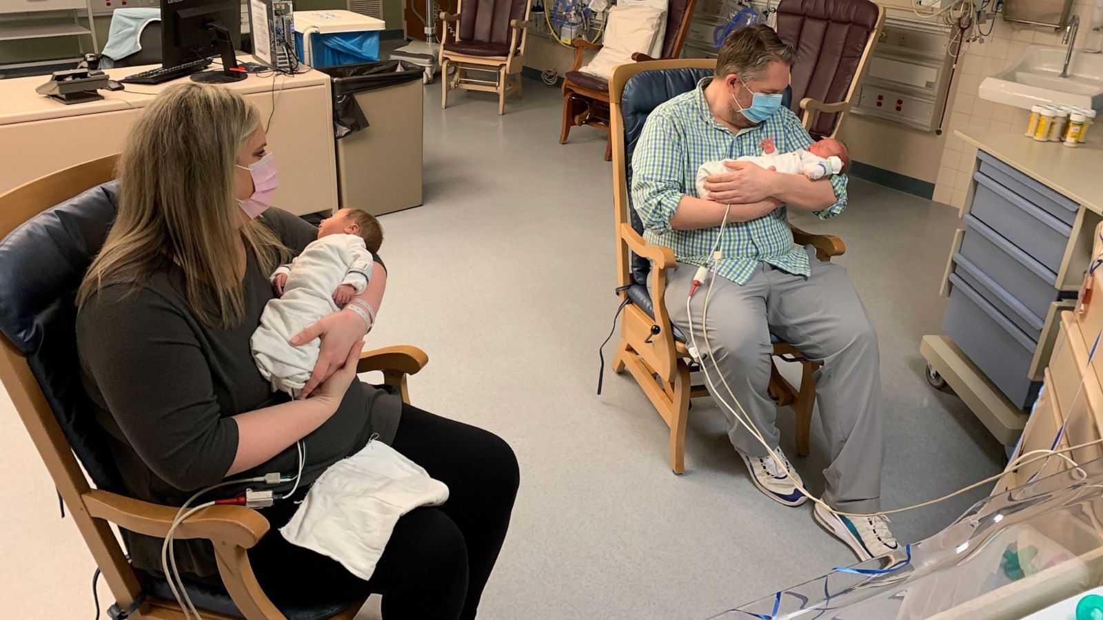 PHOTO: Jennifer and Andre Laubach met their twin sons for the first time on April 23, 2020, due to the coronavirus pandemic.