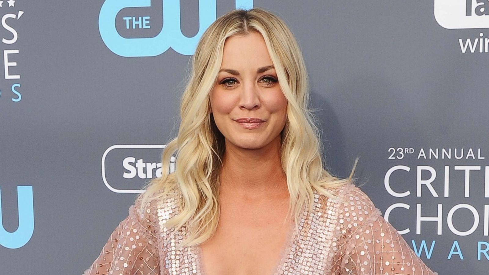 PHOTO: Actor Kaley Cuoco attends The 23rd Annual Critics' Choice Awards at Barker Hangar on January 11, 2018 in Santa Monica, California.