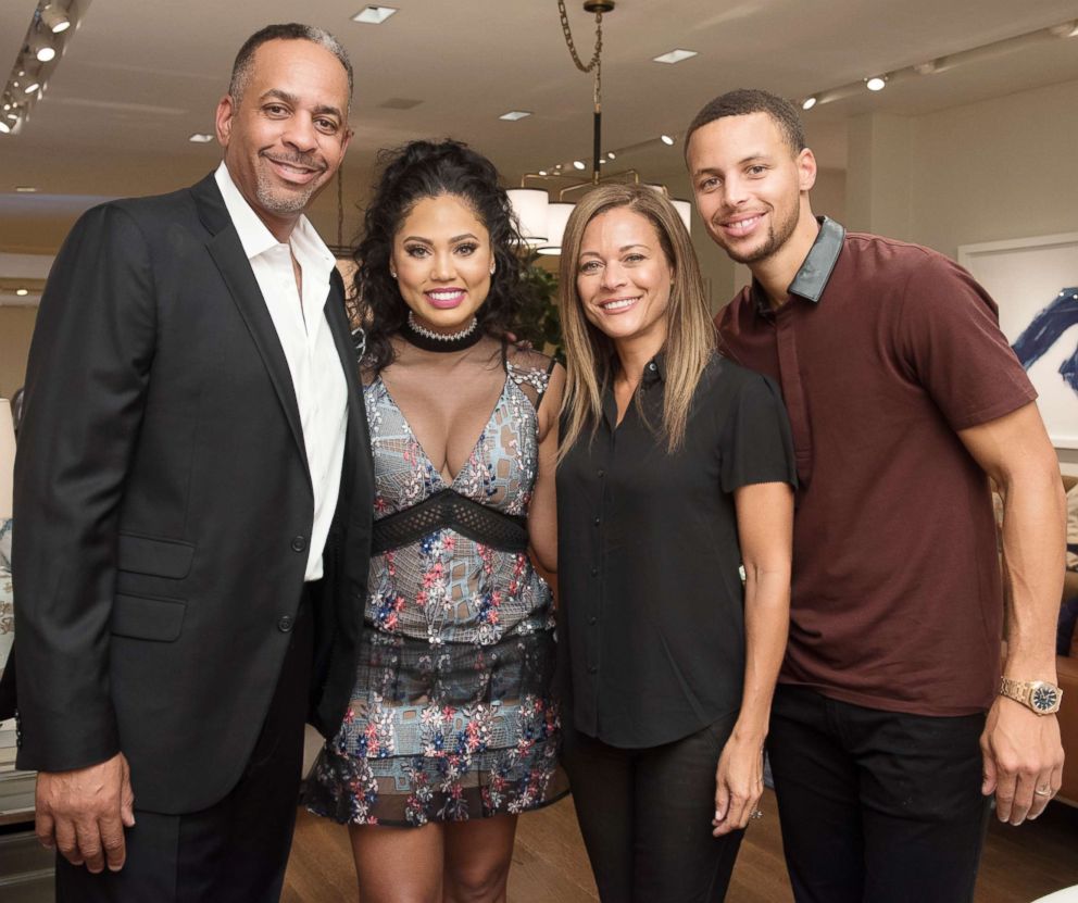 PHOTO: Dell Curry, Ayesha Curry, Sonya Curry and Stephen Curry attend the Williams-Sonoma Ayesha Curry Book Signing at Williams-Sonoma Columbus Circle, Sept. 20, 2016, in N.Y.