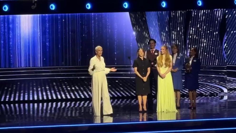 PHOTO: Jamie Lee Curtis sings on stage with the crowd at the Disney Legends Awards Ceremony on Aug. 11, 2024 at the Honda Center in Anaheim, Calif.