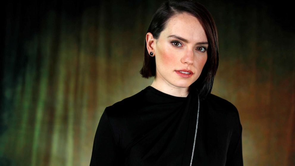 PHOTO: VIDEO: Daisy Ridley weighs in on that lost ‘Rise of Skywalker’ script