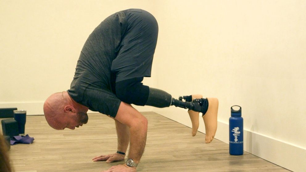 PHOTO: Wounded veteran Dan Nevins leads a yoga class near Jacksonville, Fla. in December 2018.