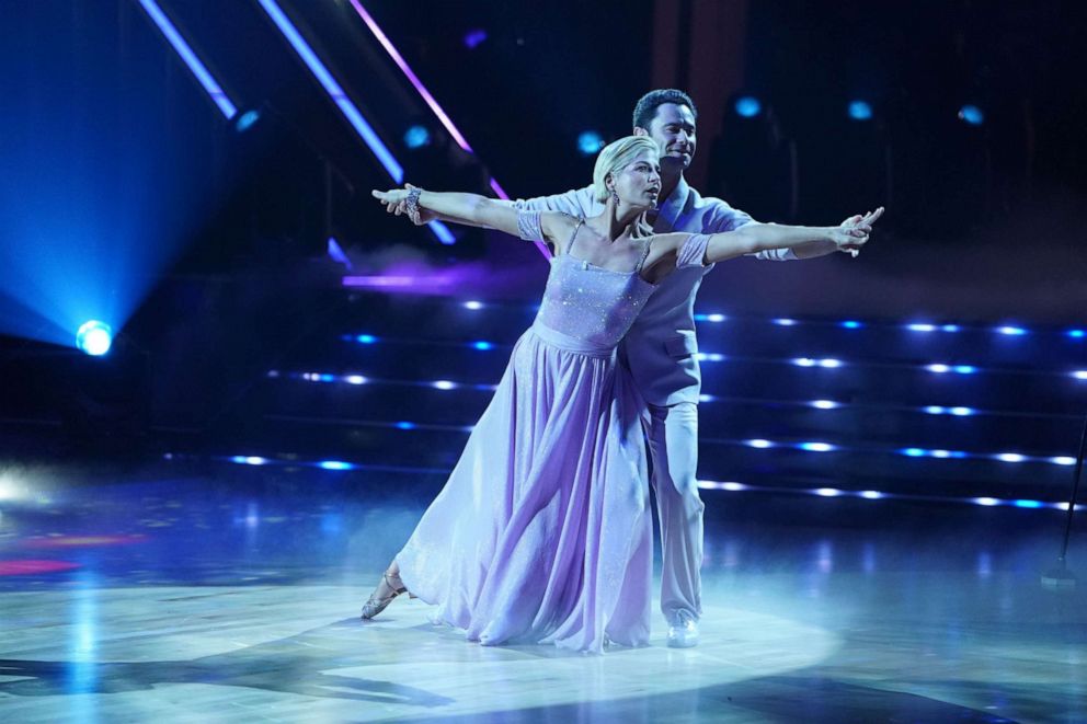 PHOTO: Selma Blair performs on "Dancing with the Stars."