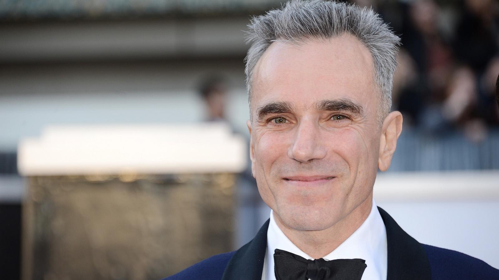 PHOTO: Actor Daniel Day-Lewis arrives at the Oscars at Hollywood & Highland Center on Feb. 24, 2013 in Hollywood.