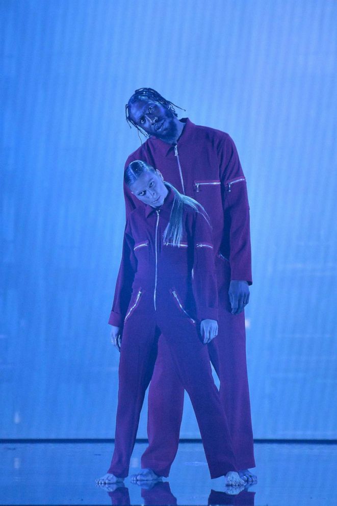 PHOTO: Iman Shumpert and Daniella Karagach appear on the "Horror Night" episode of "Dancing With The Stars," on Oct. 25, 2021.