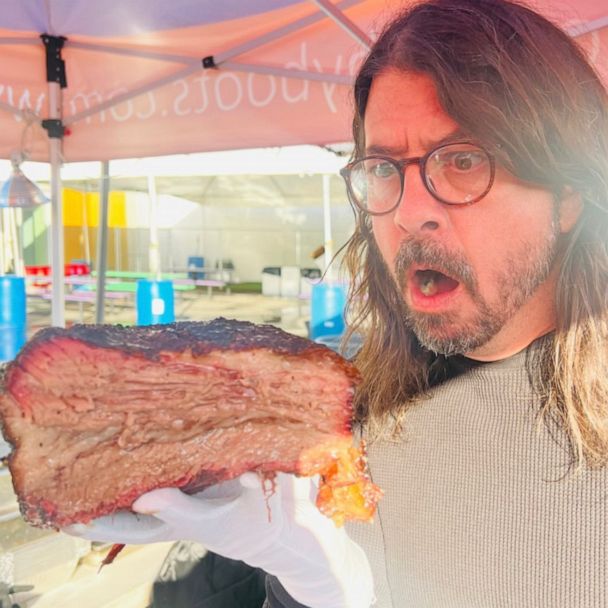 Dave Grohl Smokes Barbecue During Storm To Help Feed 450 Homeless ...