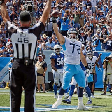 Tennessee Titans offensive tackle David Quessenberry (72) plays