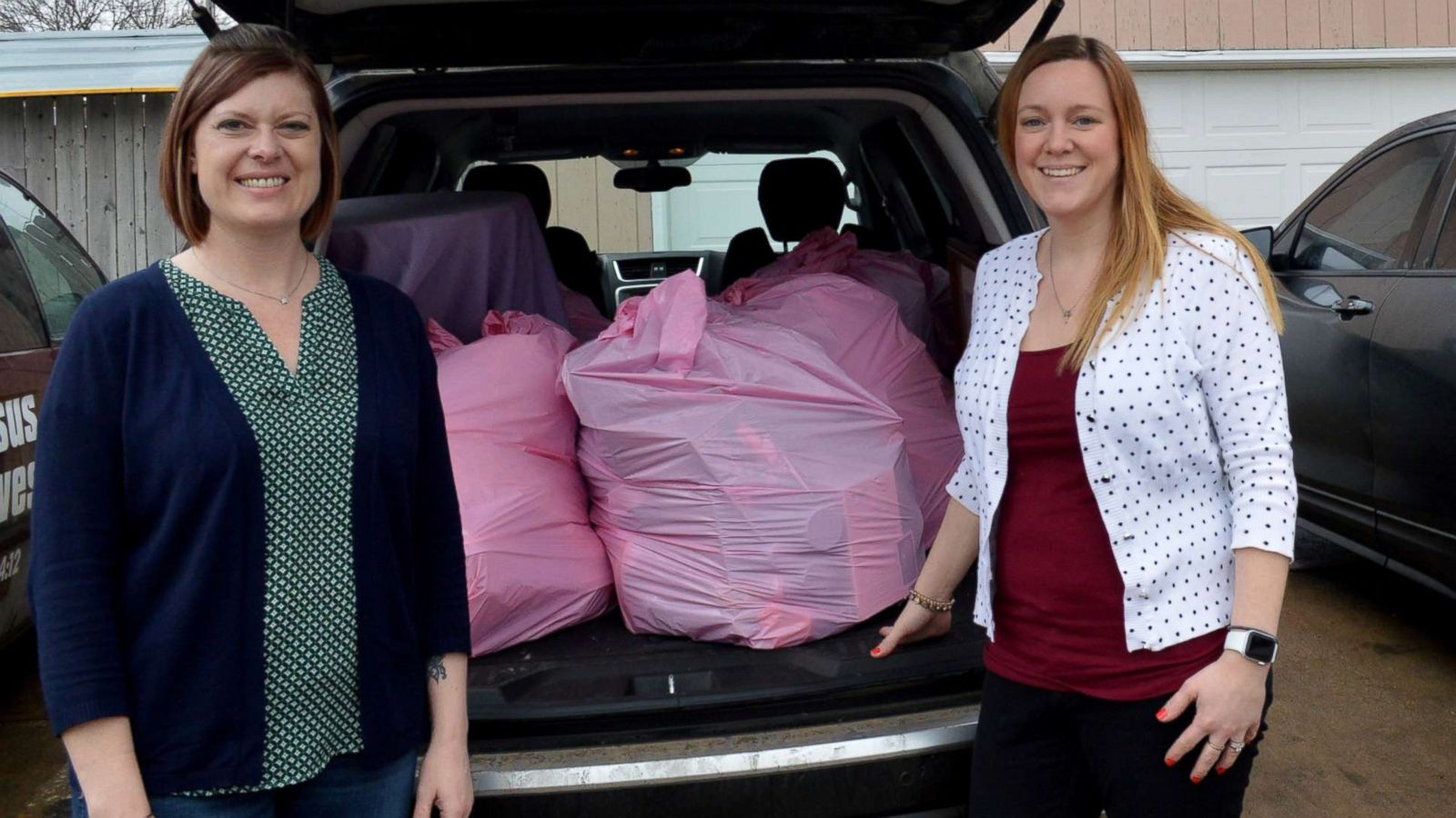 PHOTO: Lynne Hilton, left, and Jenni DeWitt prepare to donate items from their homes.