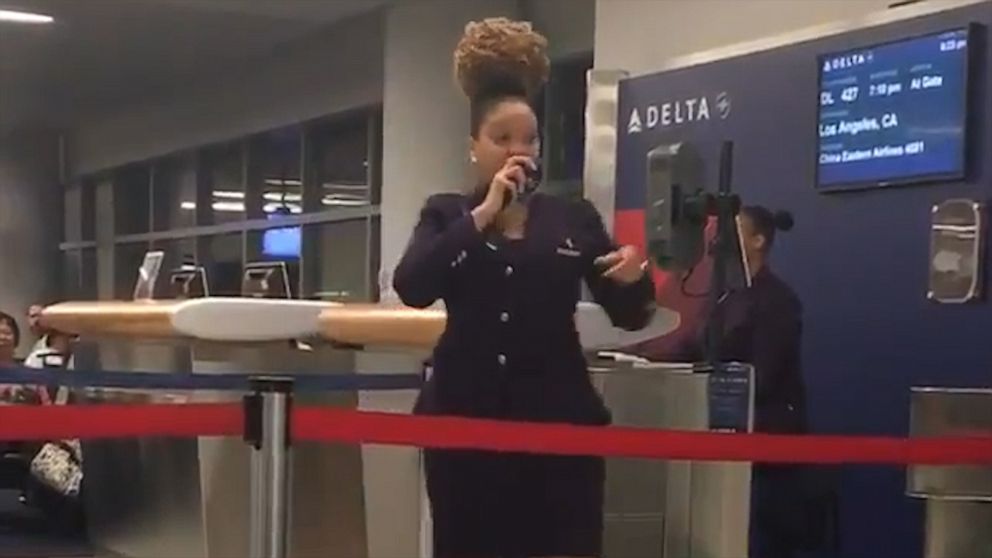PHOTO: Delta flight attendant, Courtney, delivers inspirational message after Kobe Bryant's death.
