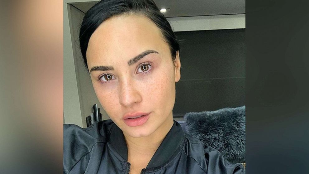 Demi Lovato Shows Off Barefaced Selfie Proud Of My Freckles Proud Of My Booty Chin Good