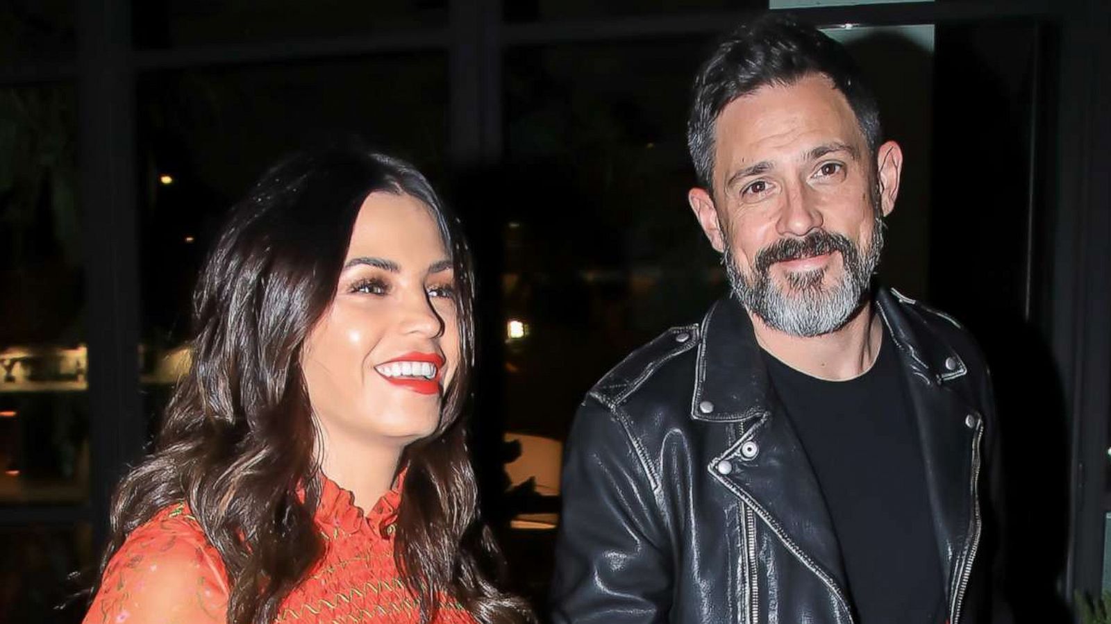 PHOTO: Jenna Dewan and Steve Kazee leave their hotel, Oct. 23, 2019 in New York City.