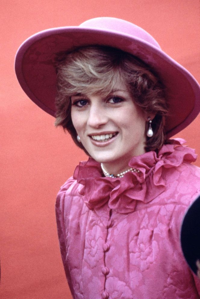 PHOTO: Diana, Princess of Wales is pictured at Westminster Pier ready to greet Queen Beatrix of the Netherlands as she arrives on her state visit, London, Nov. 16, 1982. 