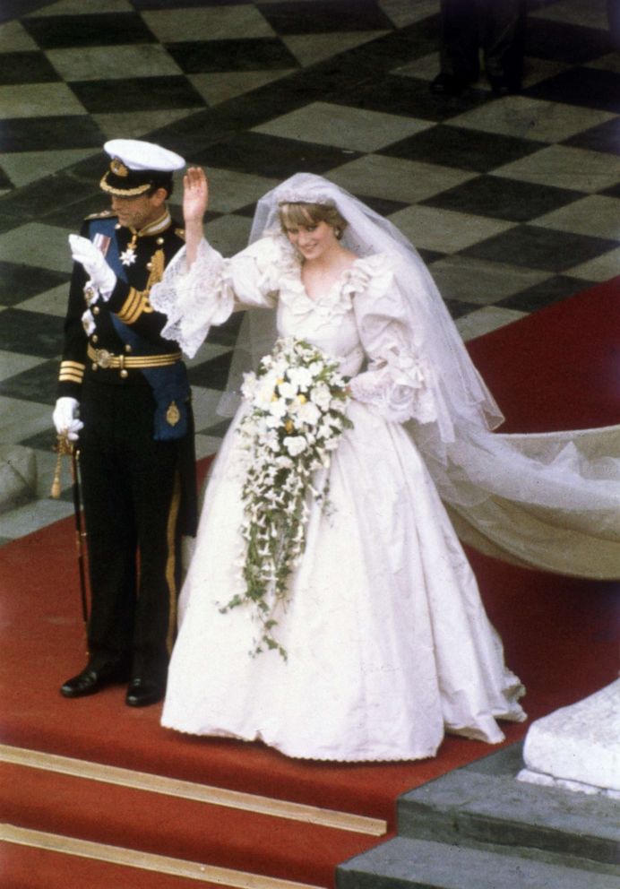 PHOTO: Charles, Prince of Wales, with his wife, Princess Diana on the altar of St. Paul's Cathedral during their marriage ceremony on July 29, 1981.