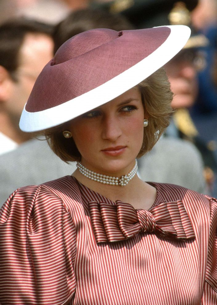 PHOTO: Diana, Princess of Wales visits Beach Head Cemetery to honor those killed in the Allied landings of January 1944, on April 28, 1985 in Anzio, Italy.