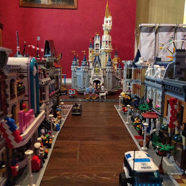 Optimisme Amfibisch Welke Man creates epic Lego Disneyland replica during quarantine - Good Morning  America