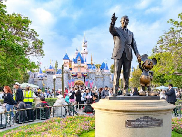 disney-statue-gty-jt-