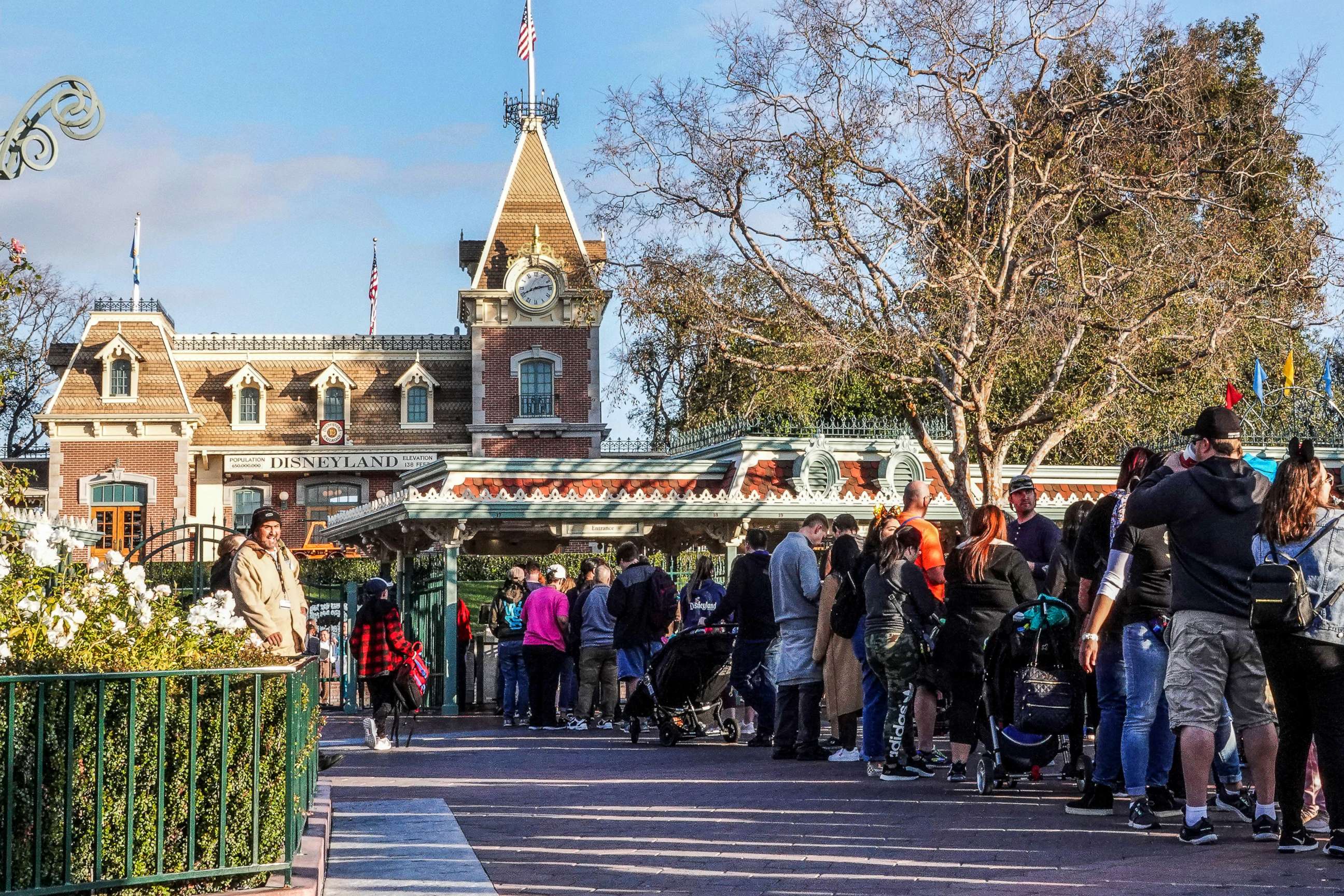 PHOTO: Hundreds of patrons wait in a queue to enter Disneyland Park, Jan. 13, 2020, in Anaheim, Calif.