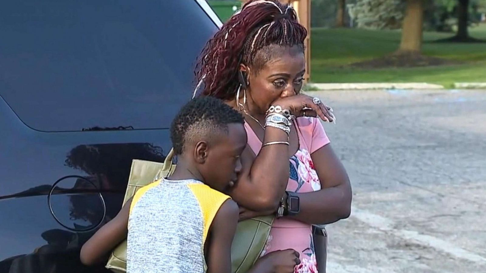 PHOTO: Cameishi Lindley speaks to ABC station WXYZ-TV in Detroit alongside her 10-year-old son Bryce.