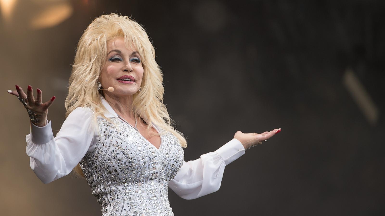 PHOTO: Dolly Parton performs on the Pyramid Stage during Day 3 of the Glastonbury Festival at Worthy Farm, June 29, 2014, in Glastonbury, England.