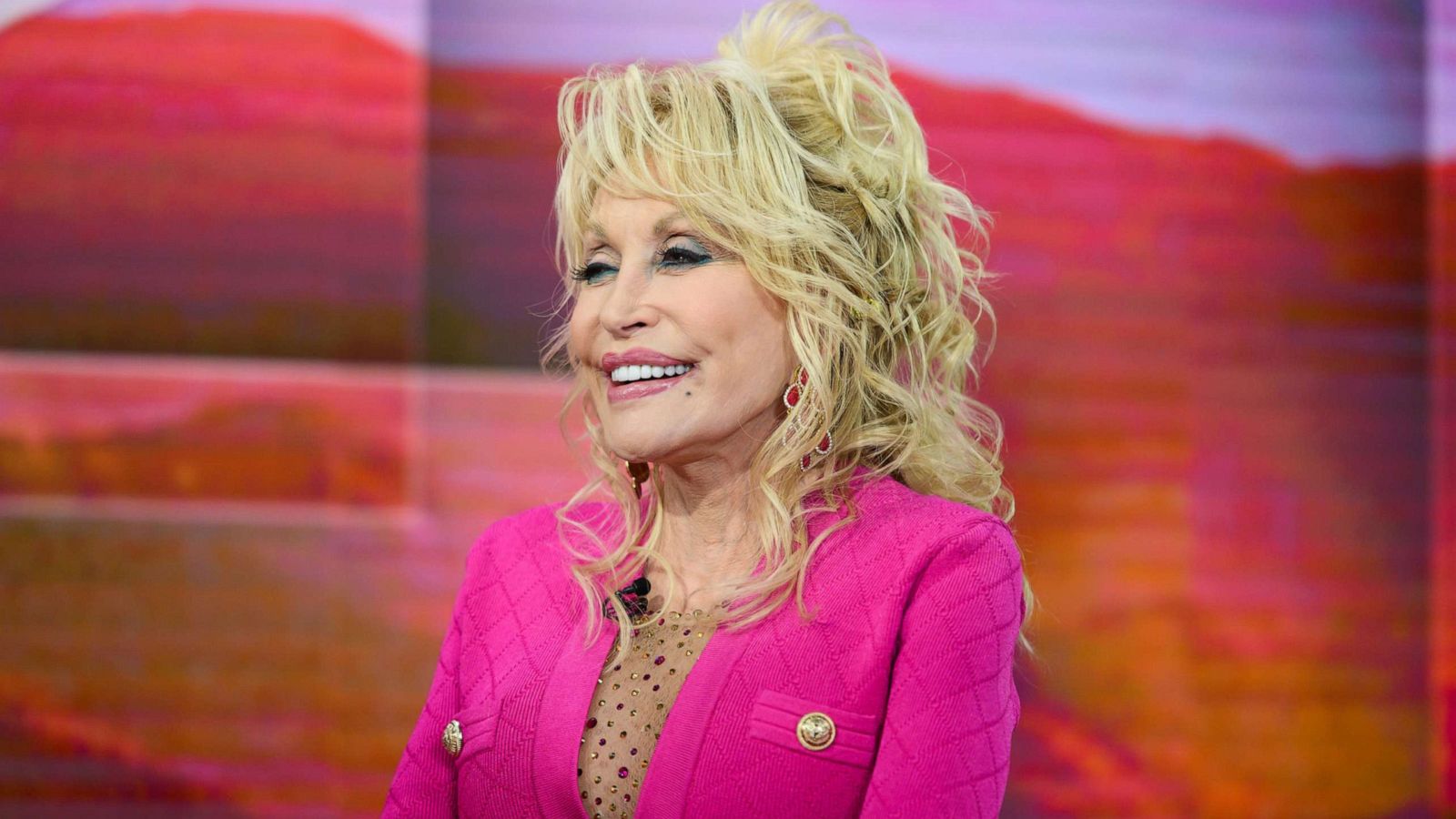 PHOTO: Dolly Parton is seen on Nov. 20, 2019.