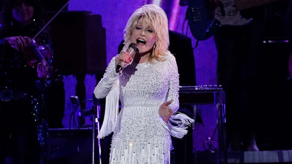 PHOTO: Dolly Parton speaks to ABC News