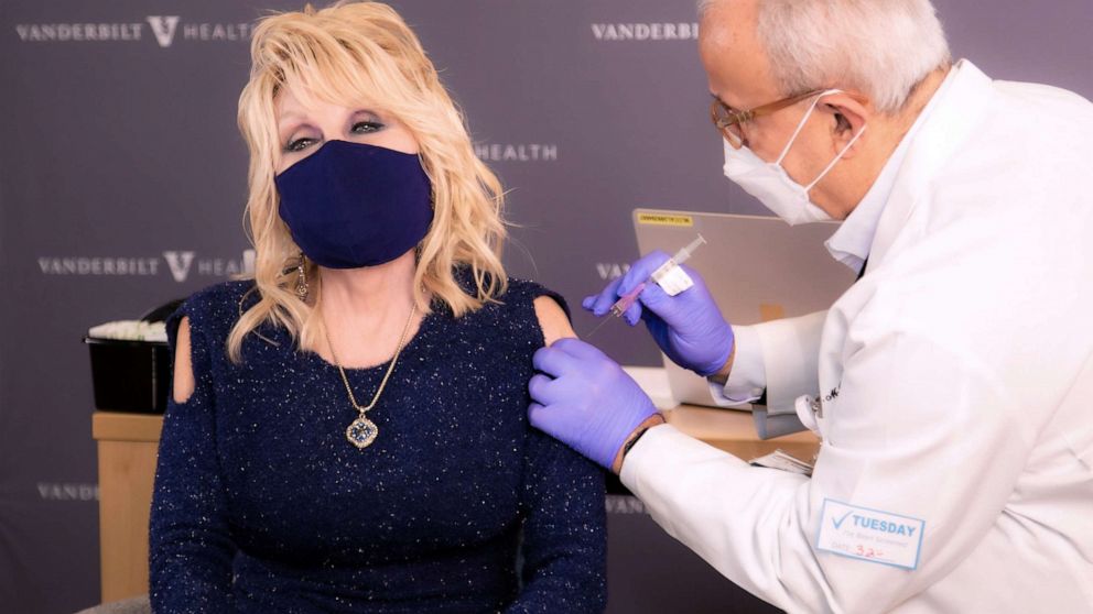 VIDEO: Country star Dolly Parton vaccinated