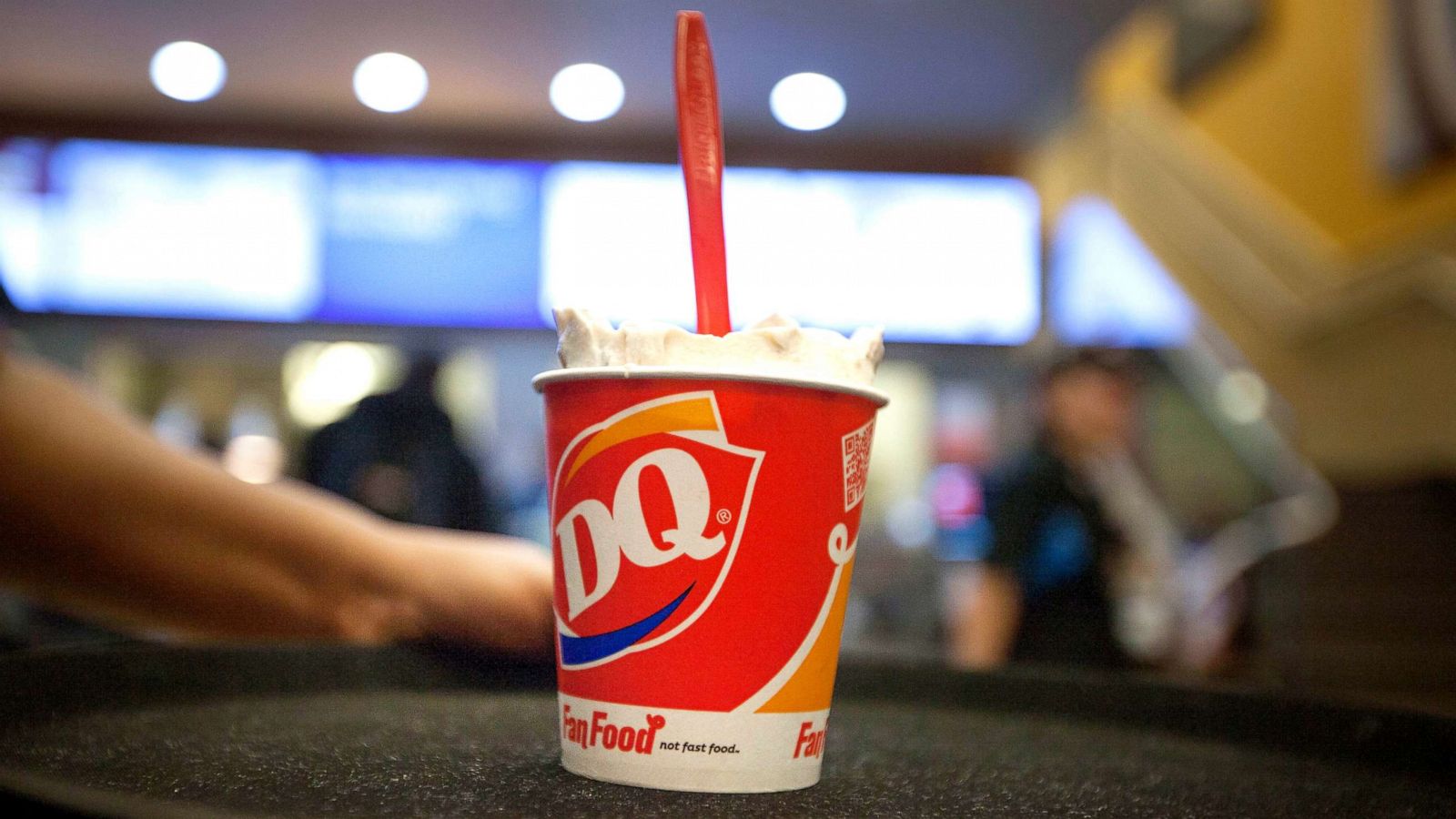 PHOTO:A Dairy Queen employee serves a blizzard dessert in New York, May 28, 2014.