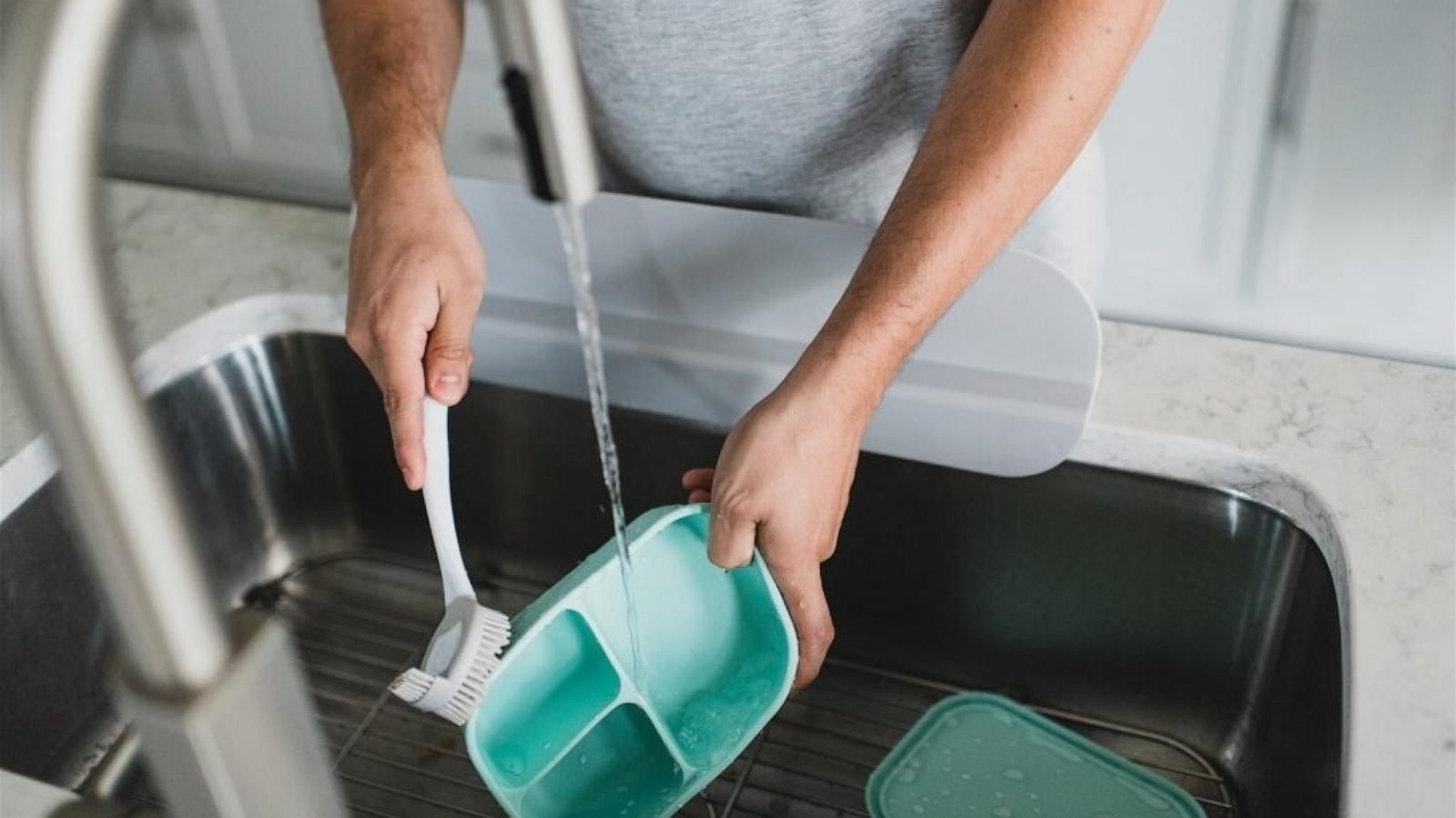 PHOTO: Sink Splash Guard from Dreamroo.